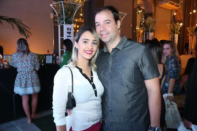 Camila Dias e Davi Ribeiro