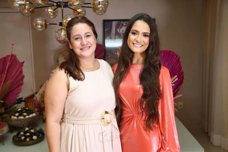Adriana Queiroz e Marjorie Gurgel