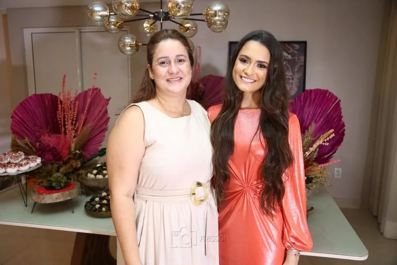 Adriana Queiroz e Marjorie Gurgel