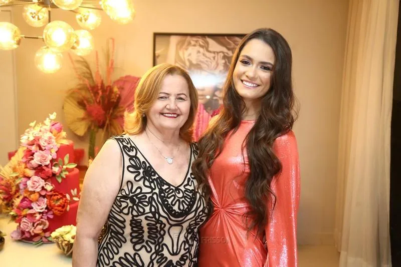 Amélia Gomes e Marjorie Gurgel