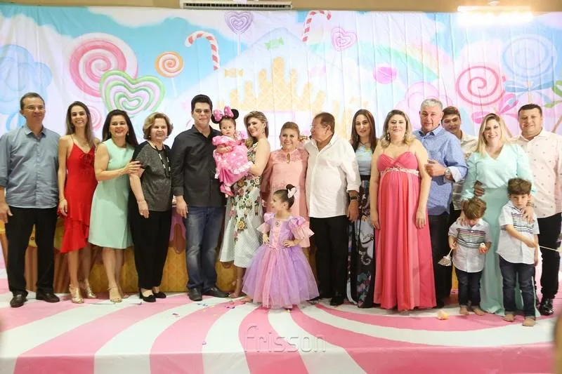 1 Ano de Mirela Oliveira