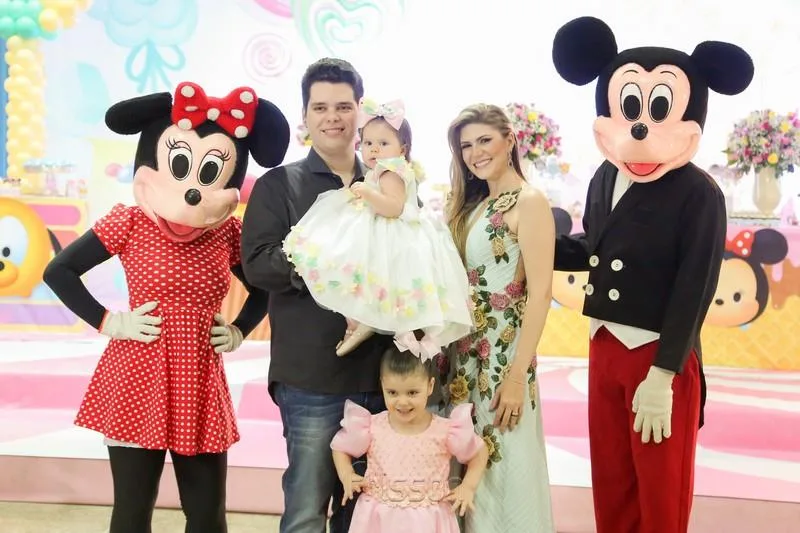 1 Ano de Mirela Oliveira