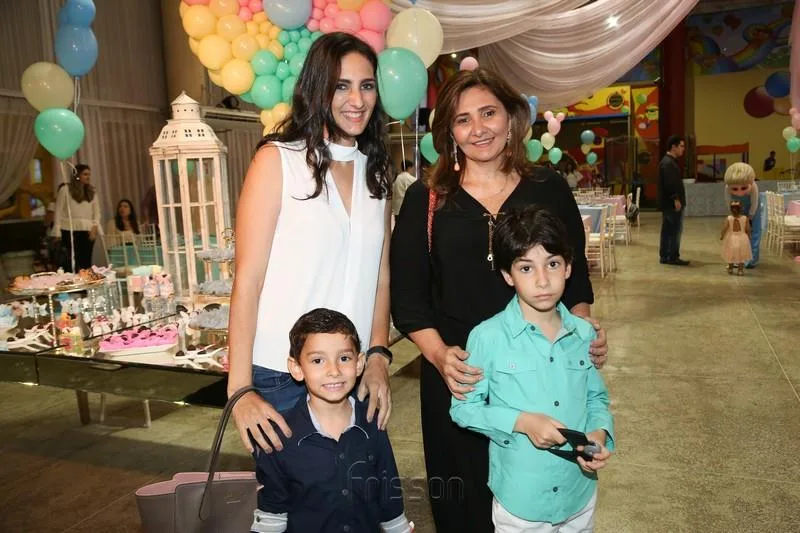 1 Ano de Mirela Oliveira
