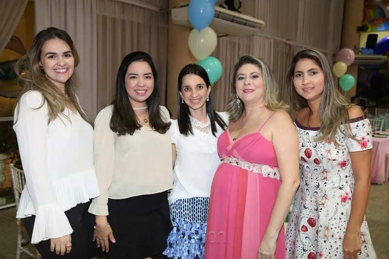1 Ano de Mirela Oliveira