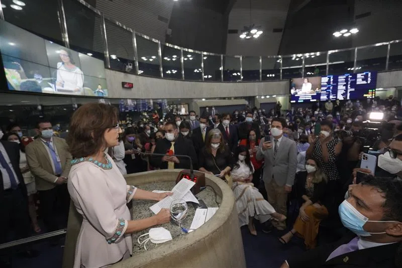 Posse Izolda Cela na Assembleia Legislativa