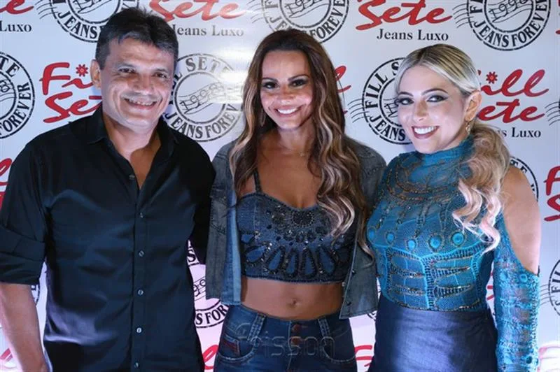 Adriano Mota, Viviane Araújo e Thaty Rabelo