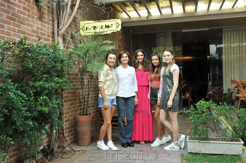 Edith Gomes, Louise Benevides, Manoela Bau, Victória Rocha e Paulinha Sampaio (1)