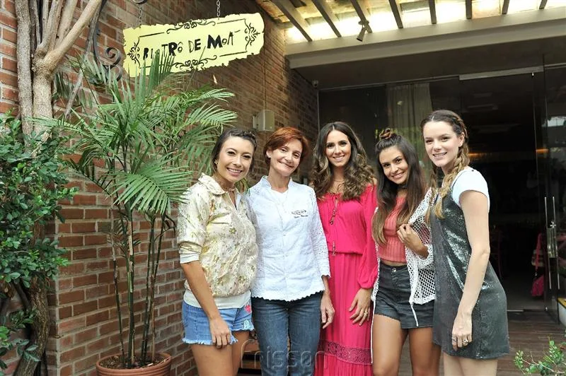 Edith Gomes, Louise Benevides, Manoela Bau, Victória Rocha e Paulinha Sampaio (2)