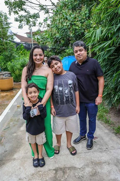 Cleane Fontinelle, Lucas, Gabriel e Bruno Lemos