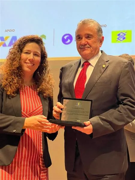 Aracati recebe Prêmio de Melhor Município em Governança e Gestão