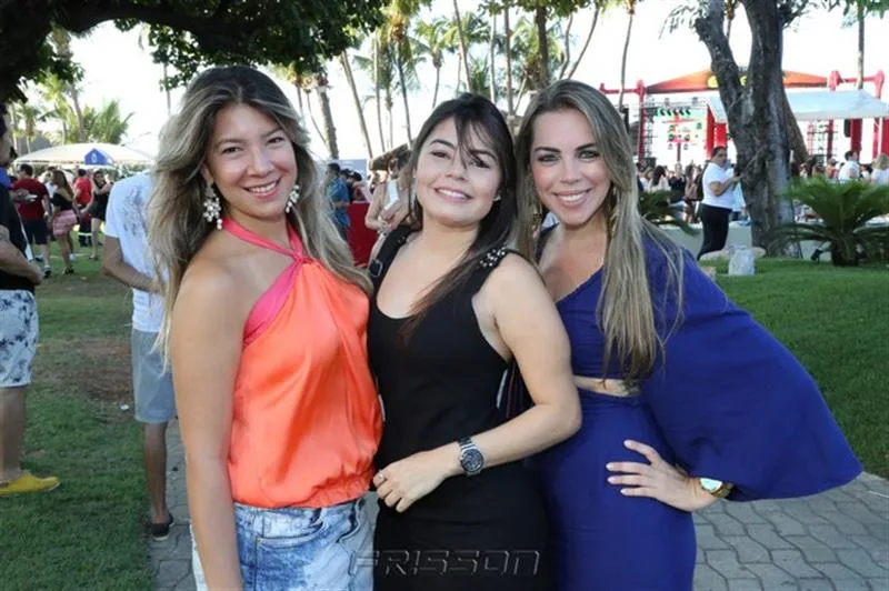 Ana Carolina Farias, Natalia Camara e Raquel Farias