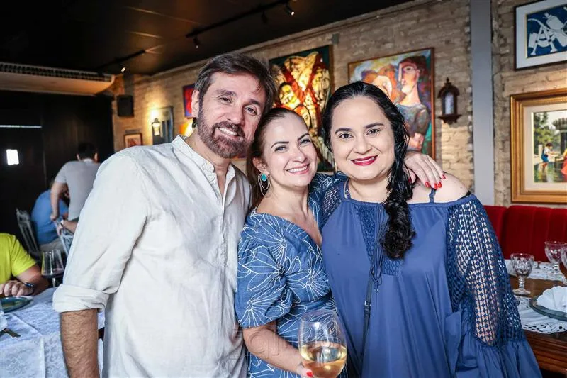 Adriano Queiroz, Briane de Castro e Janille Brasileiro