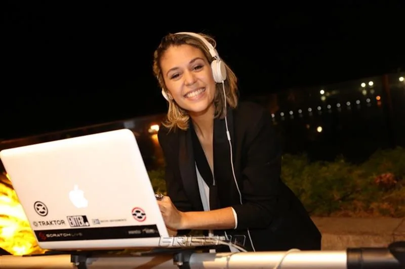 DJ Suely Evans
