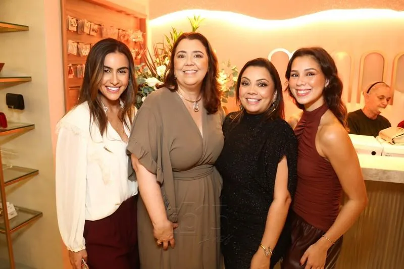 Camila Maluf, Mirella, Manu e Sofia Ramos