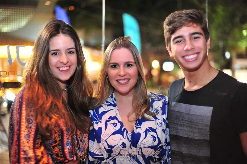 Amanda e Carolina Feitosa e Tomaz Costa