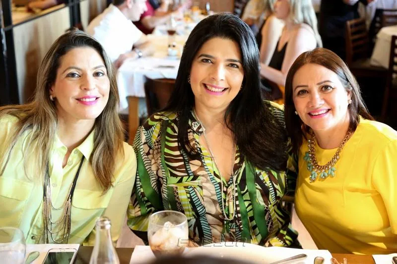Deborah Nibon, Sellene Camara e Cristina Simões