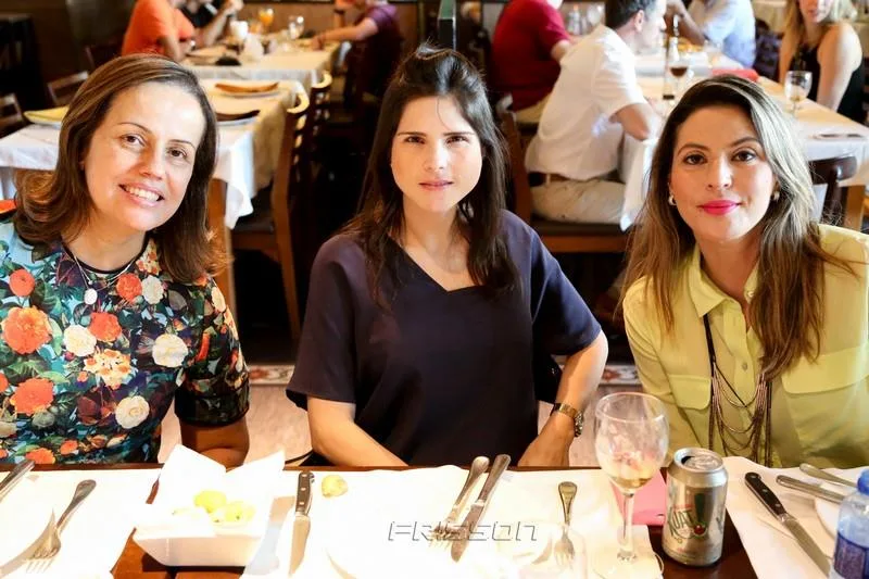 Isabel Gomide, Marília Vasconcelos e Deborah Nibon