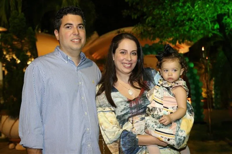Alfeu, Carol e Valentina Simões
