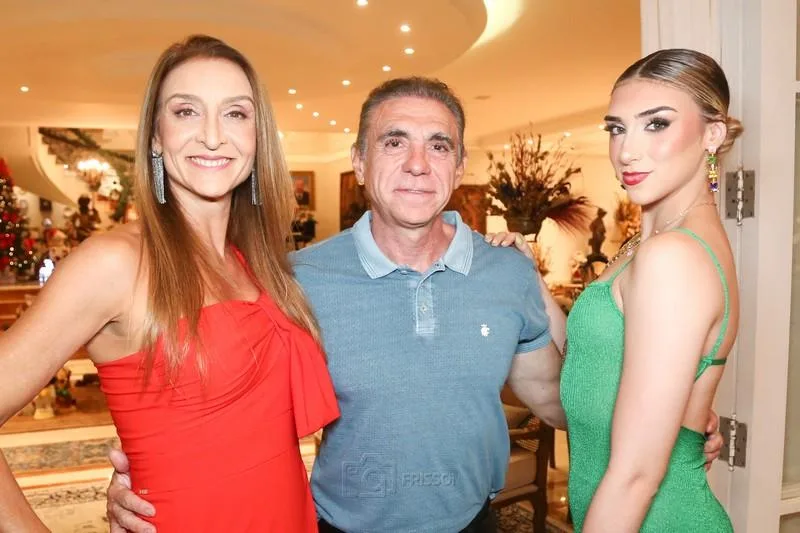 Gislaine, Douglas Santos e Marina Facó