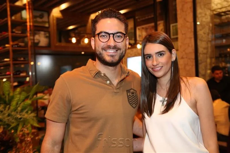 Bernardo Santana e Larissa Luz