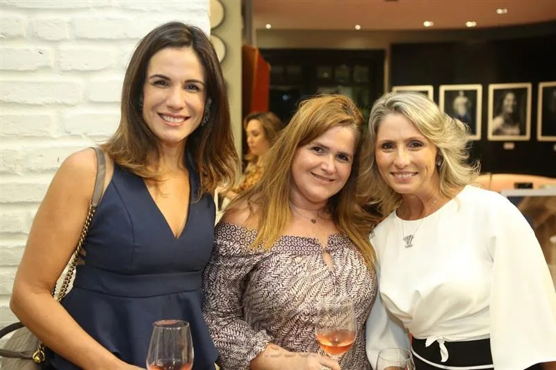 Ana Virginia Martins, Valeska Bezerra e Katharine Valença