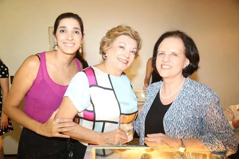 Catarina e Cassandra Cavalcante e Regina Regás