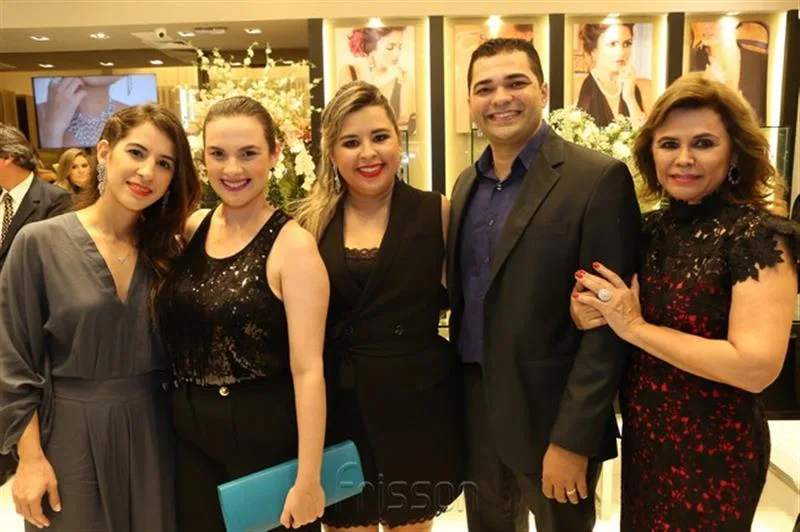 Caroline Ximenes, Karina Mendonça, Camila Ximenes, Jacob Mendes e Raimundinha Ximenes