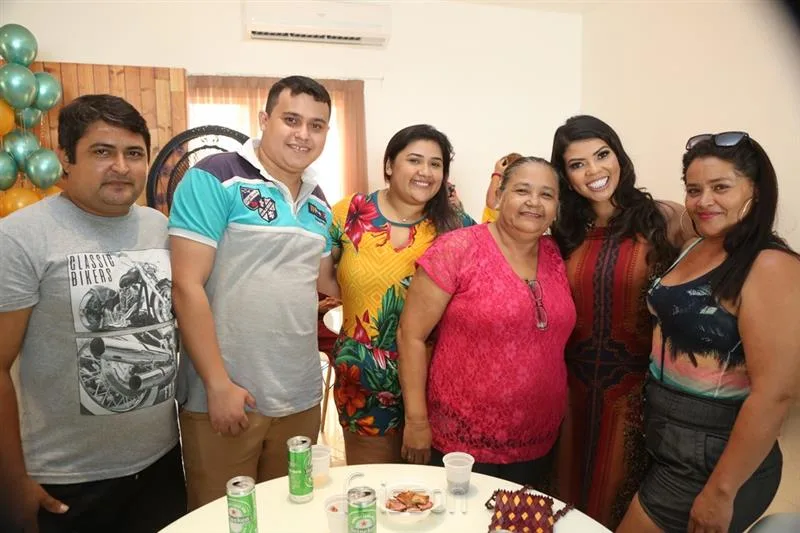 Carlos Eduardo, Pedro Henrique, Amanda, Eliane Rodrigues, Gigi Flores e Elizabeth Sousa