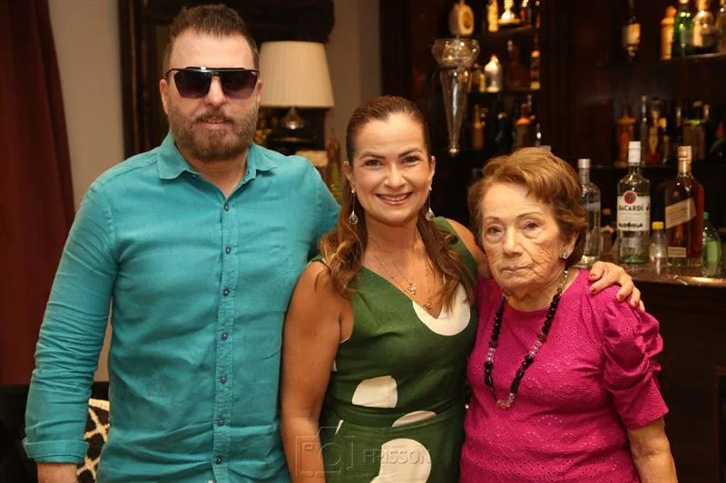 Cesar Martins, Briane de Castro e Maria do Carmo