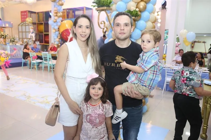 Camila, Julia Bezerra, Diego e Gabriel Candea