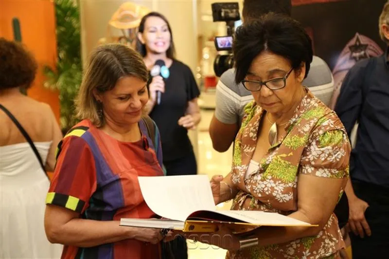 Denise de Castro e Dodora Guimarães