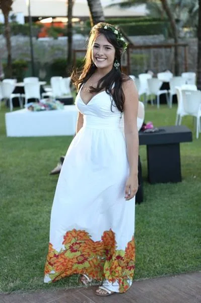 Lara Oliveira