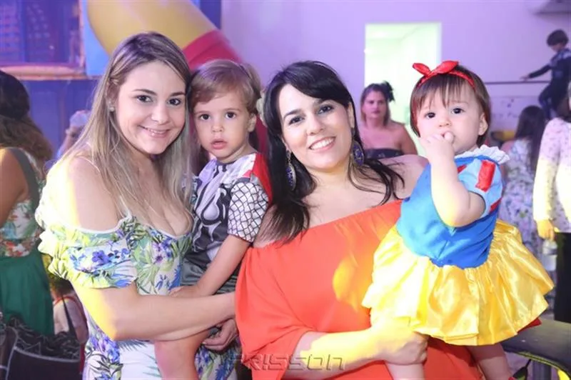 Cristina, Miguel Sampaio, Aline e Maria Isabella Rodrigues