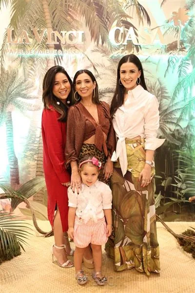 Carol, Victoria Yamazaki, Renata Marinho e Giuliana Botelho