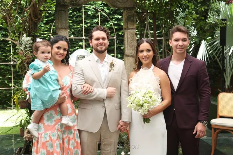 Alane, Alice, Victor Perlingeiro e Maria e Giordano Braz