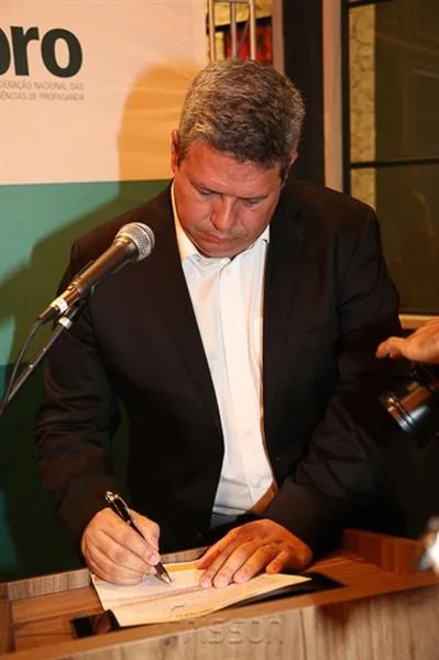 Bob Santos