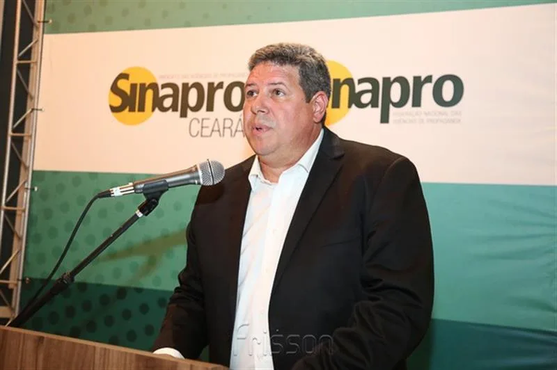 Bob Santos