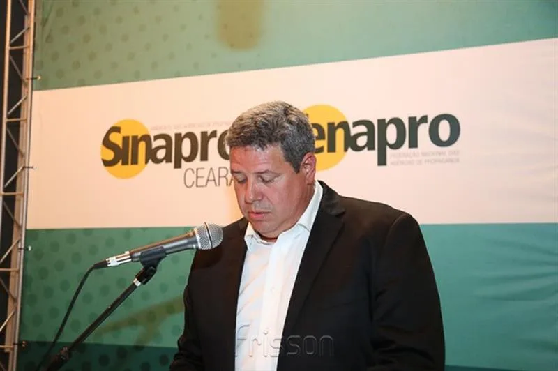 Bob Santos
