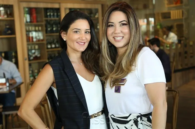 Aline Pinho e Carol Yamazaki