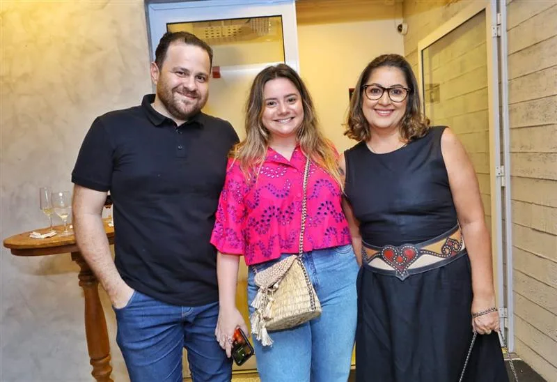 Lançamento da revista Harper's Bazaar sobre o Ceará
