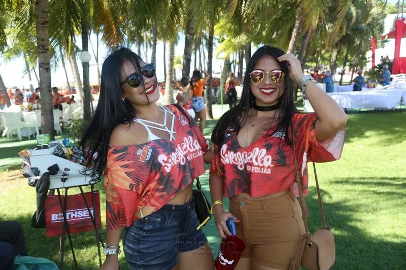 Aline Leal e Nathália Rodrigues