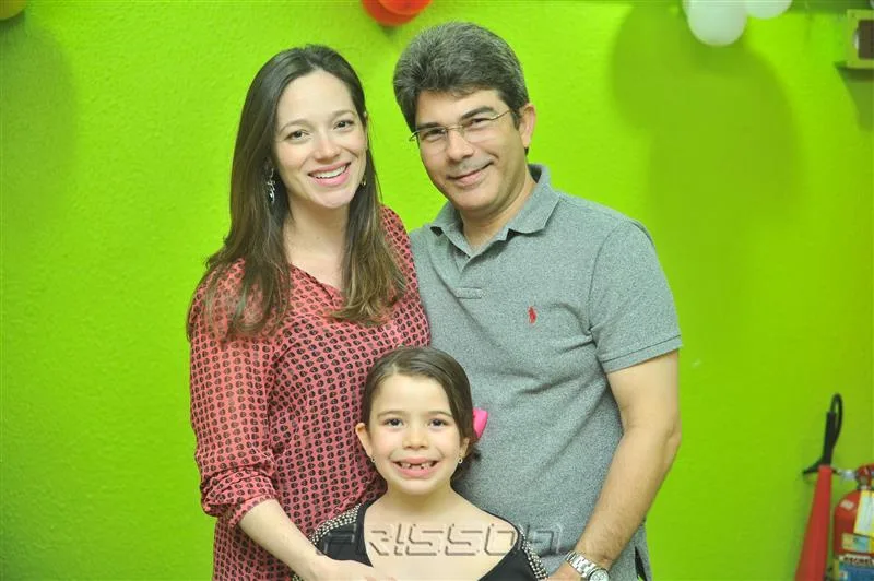 Aline, Nicole e Estélio Girão