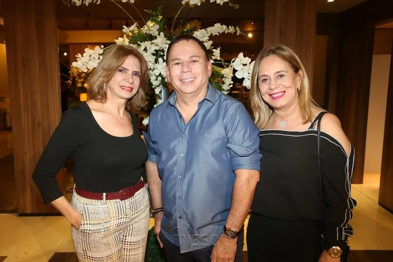 Ditacia Brasil, Mafrense e Regina Holanda