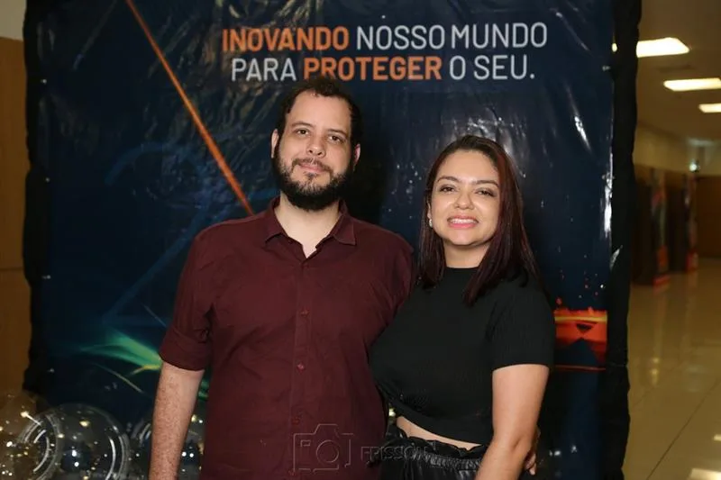 Disney Ferreira e Bárbara Dezidorio
