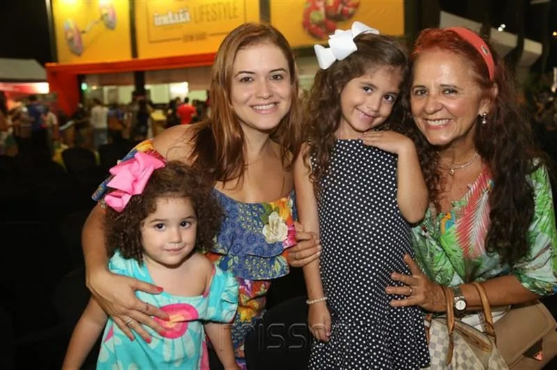 Beatriz, Vivian, Gabriella Fermanian e Fátima Duarte