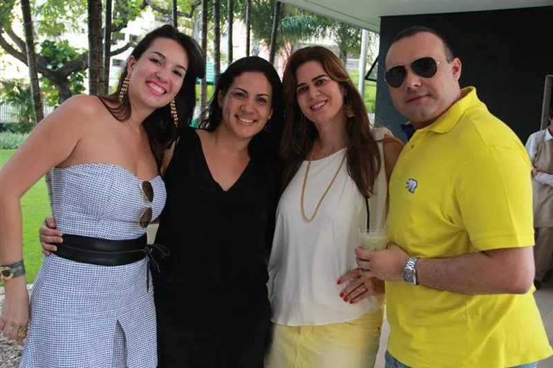 Liliane e Rose Carneiro, Mirella de Castro Accioly e Júlio Macedo