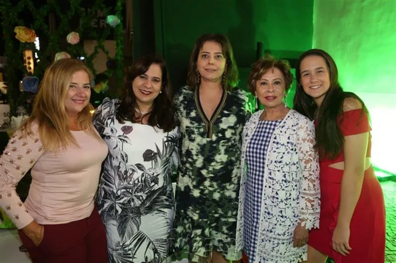 Beth Pinto, Martinha Assunção, Cláudia Gradvohl, Tane Albuquerque e Paulinha Assunção