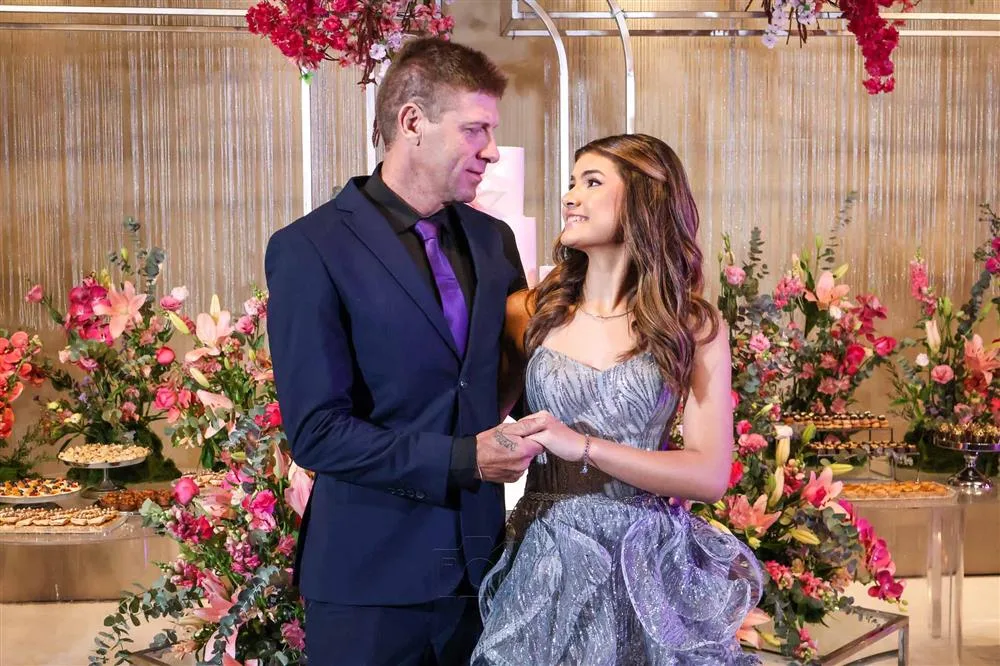 Andre Simon e Luana Noemy