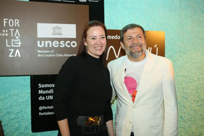 Debora Sombra e Élcio Batista